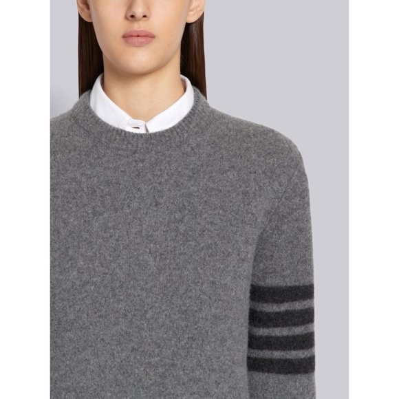 NWT THOM BROWNE MEDIUM GREY OVERWASHED CASHMERE JERSEY CREWNECK 4-BAR PULLOVER - Picture 2 of 9